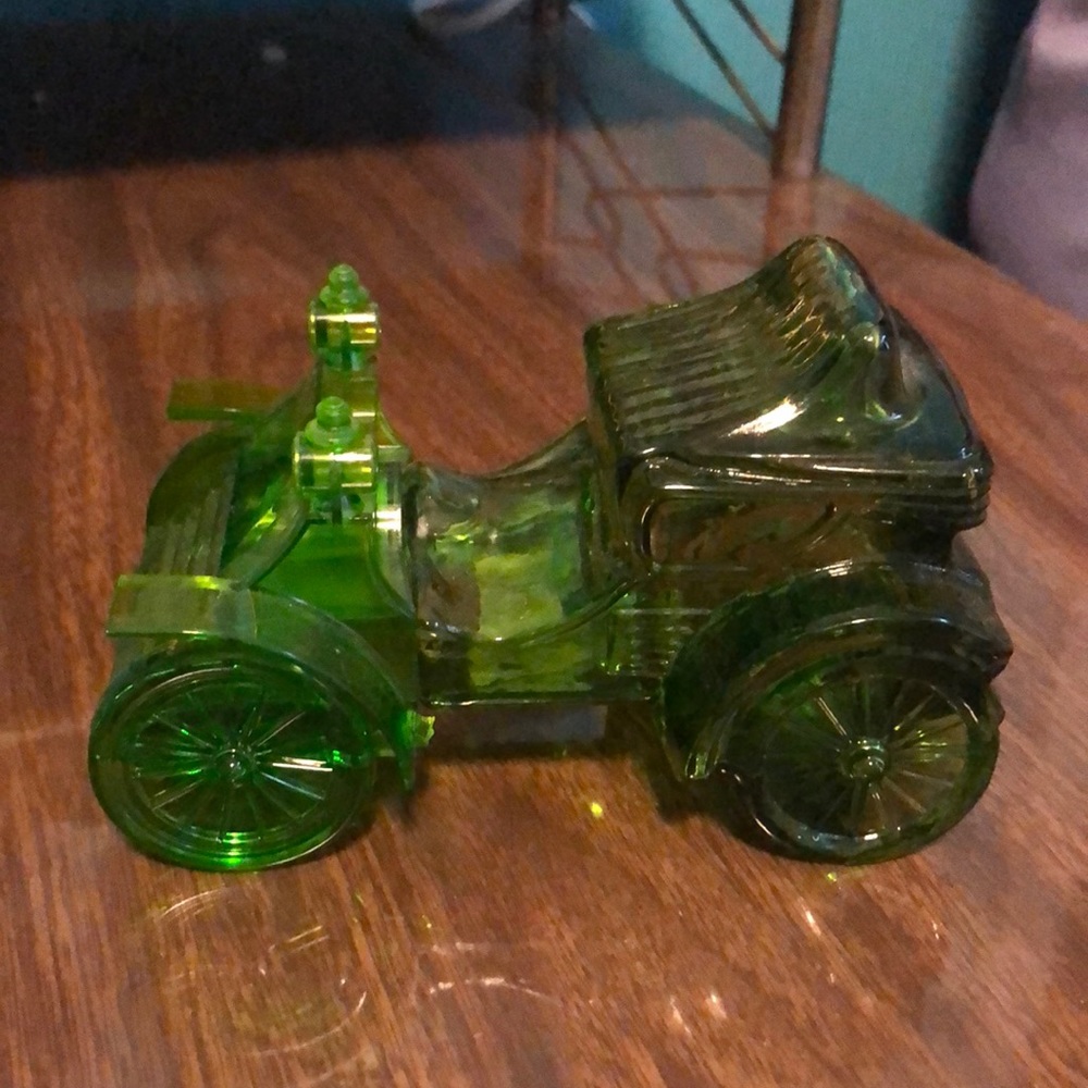 Vintage Avon After shave decanter. Still full.